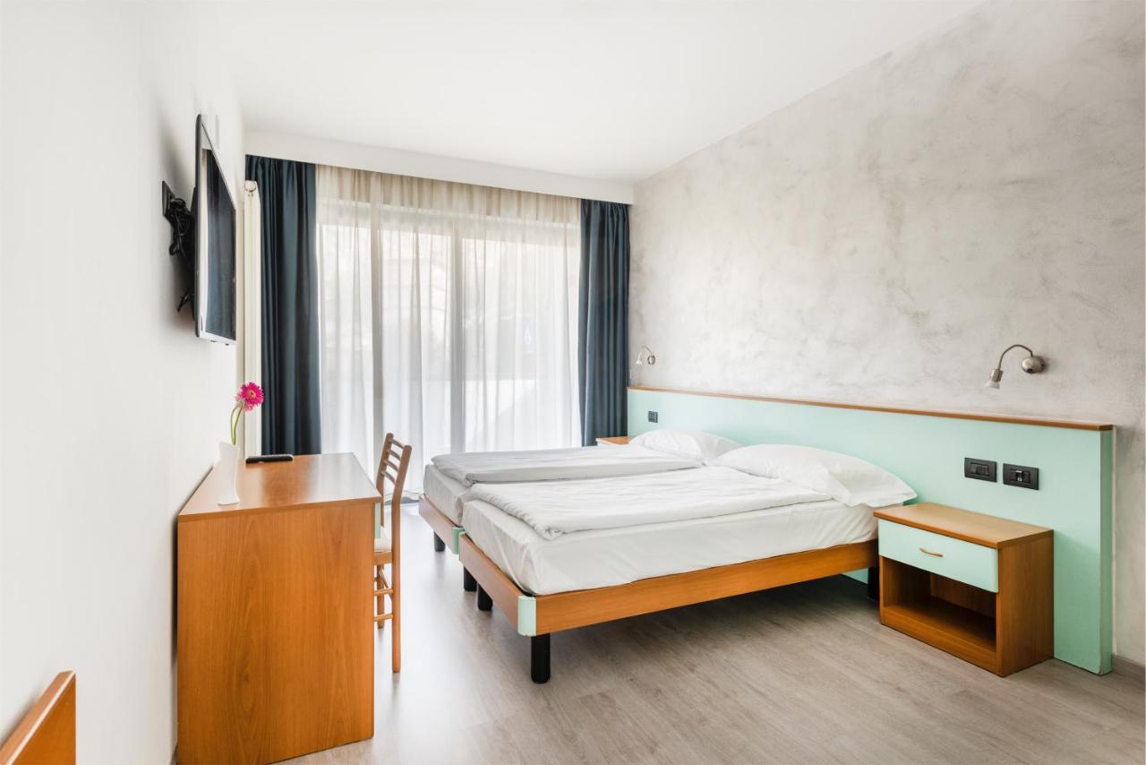 Hotel De Nac 3*