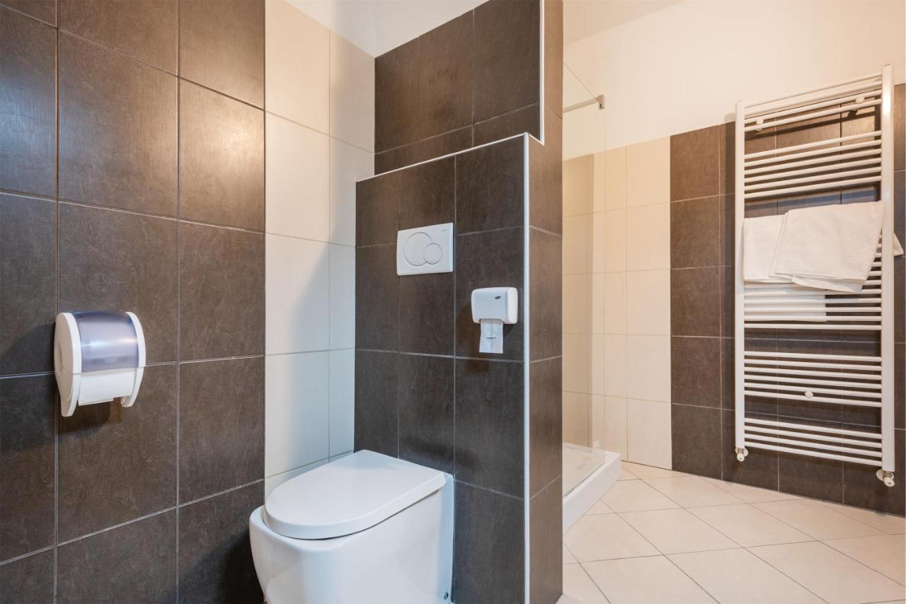 Hotel De Nac 3*