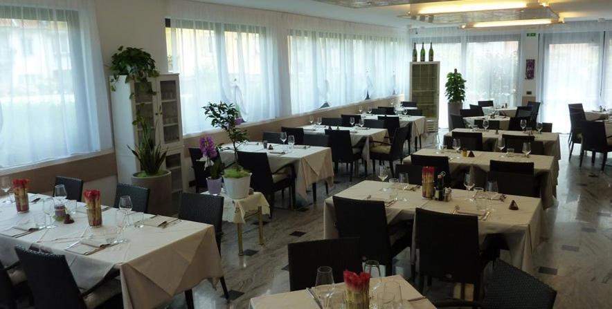 De Nac Hotel 3*