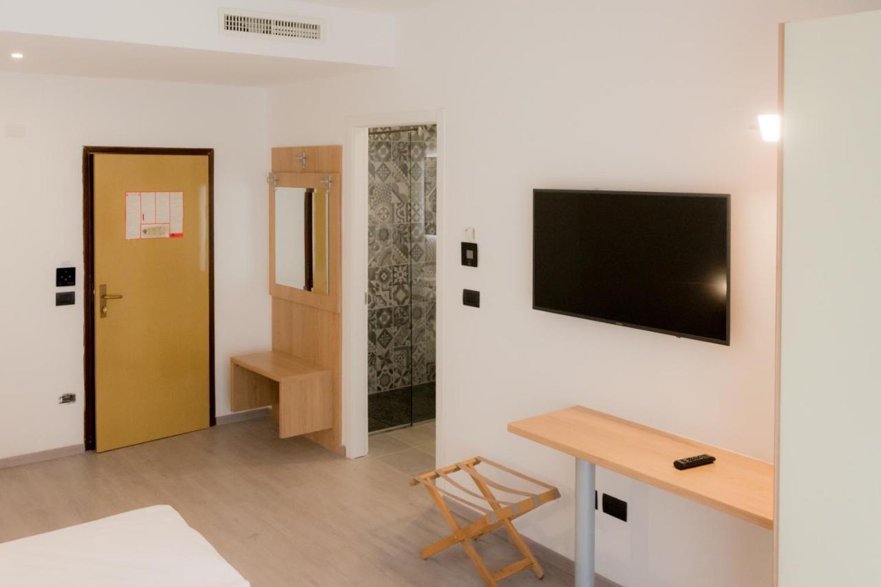 De Nac Hotel 3*