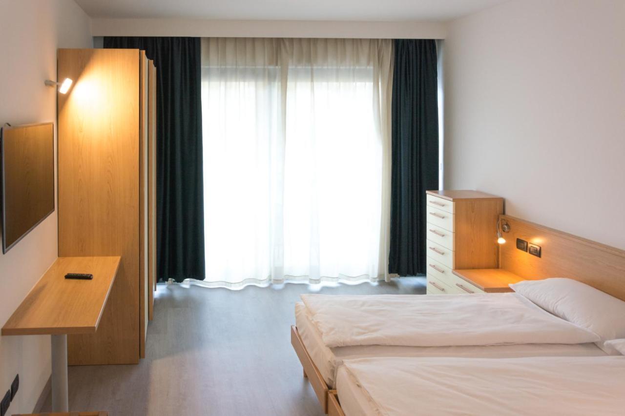 De Nac Hotel 3*
